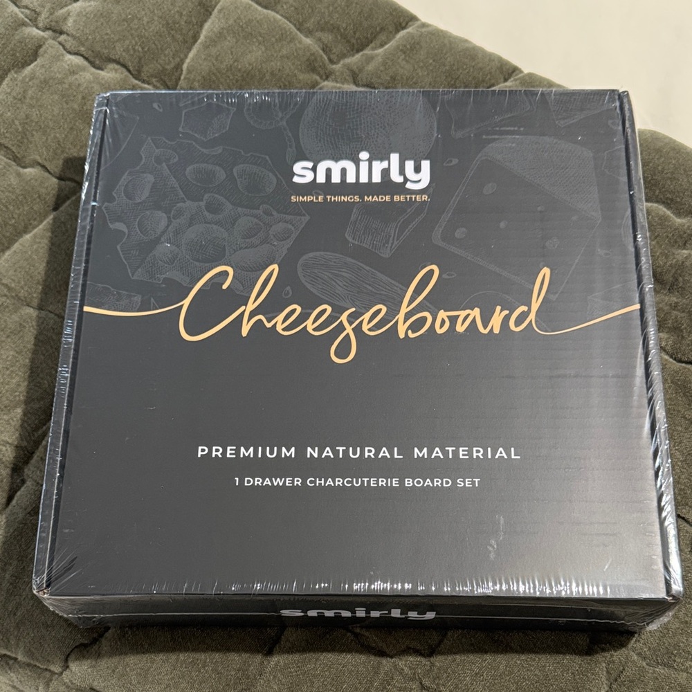 Smirly Cheeseboard Set